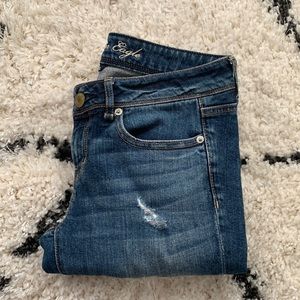 Distressed Slouchy Skinny jeans